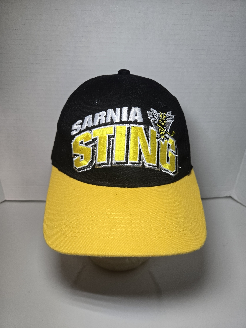 Vintage Starter Sarnia Sting Black & Yellow Cap